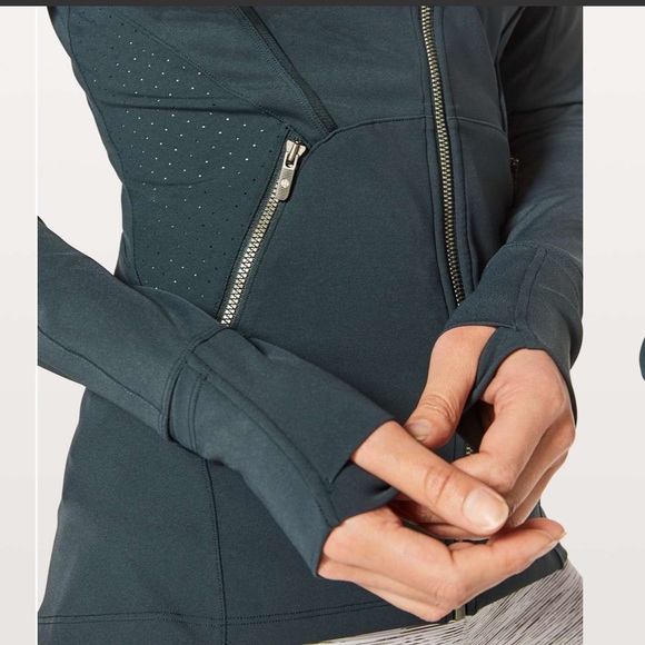 Lululemon Sleek Essentials Jacket - Picture 7 of 8
